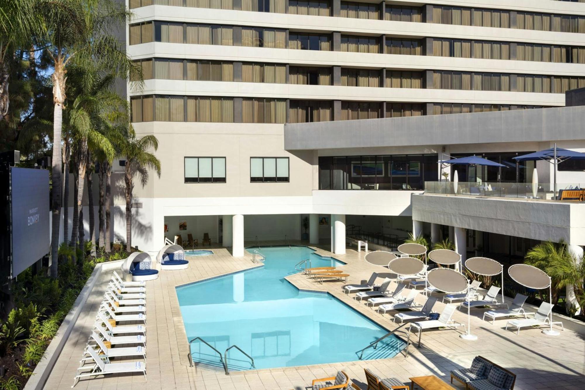 Irvine Marriott Hotel Exterior foto